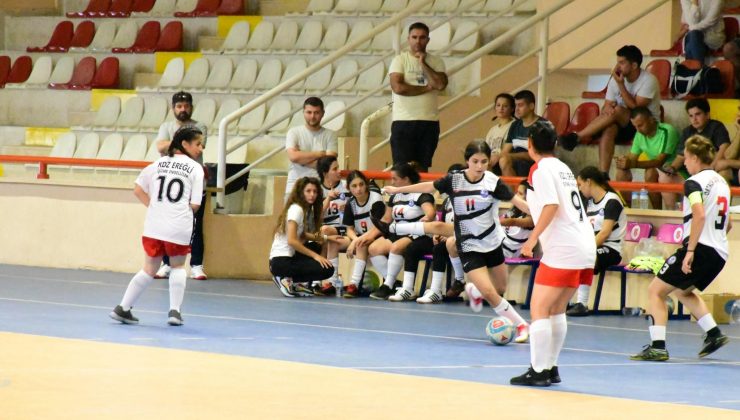 İşitme Engelliler Kadın Futsal Türkiye Şampiyonası Karabük’te başladı