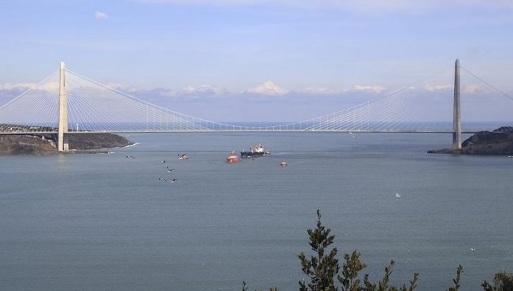 İstanbul Boğazı çift yönlü olarak gemi trafiğine kapatıldı