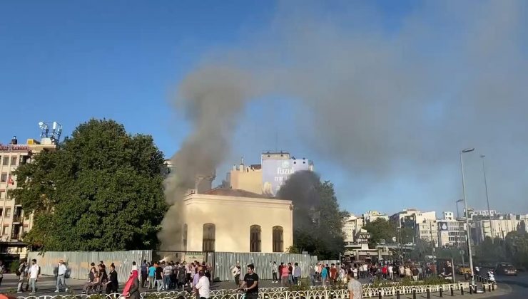 İstanbul’da tarihi camide yangın