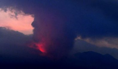 Japonya’daki Sakurajima Yanardağı’nda patlama oldu