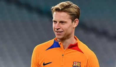 Joan Laporta: Frenkie De Jong Barcelona’da kalmak istiyorsa maaşında kesintiye gitmeli