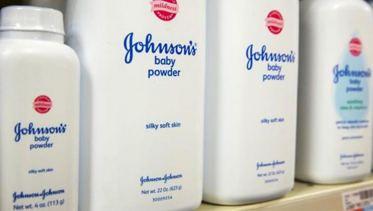 Johnson & Johnson, tartışmalı bebek pudrasının satışını durduracak