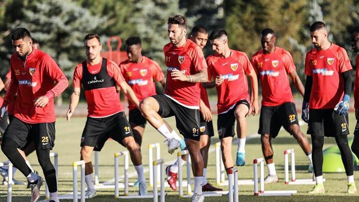 Kayserispor’da 31 futbolcunun lisansı çıktı