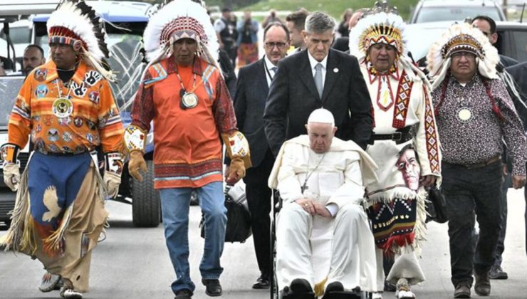 Papa Francis Kanada’da yerlilerden özür diledi