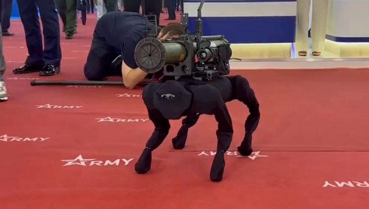 Rusya köpeğe benzeyen savaş robotunu tanıttı