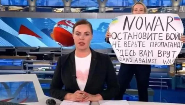 Rusya’da savaşı protesto eden Rus gazeteciye para cezası