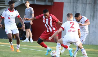 Sivasspor, hazırlık maçında Al Sharjah’ı 2-0 mağlup etti