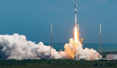 SpaceX’e ait uzay enkazları Avustralya’da boş araziye düştü