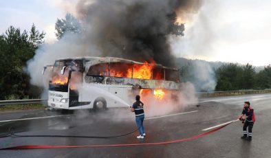 TEM’de yolcu otobüsü alev alev yandı