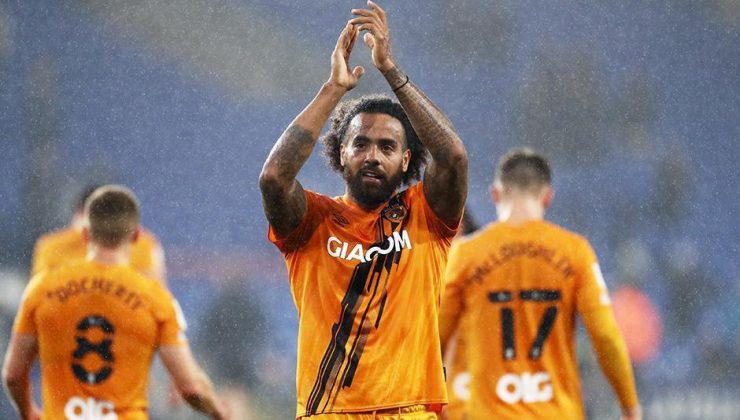 Tom Huddlestone, oyuncu-antrenör olarak Manchester United’a gidiyor