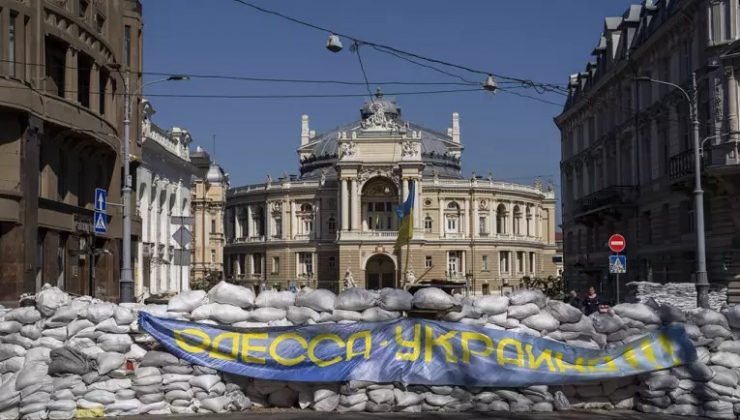 Ukrayna: Rusya, tahıl koridoru anlaşmasının bir gün ardından Odessa’yı vurdu