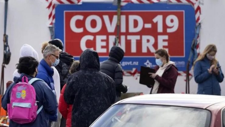 Yeni Zelanda yaklaşık 2,5 yıl sonra Kovid kısıtlamalarını tamamen kaldırdı