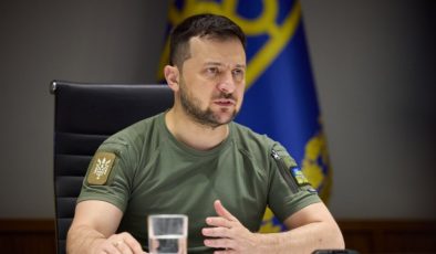 Zelensky, Ukrayna Güvenlik Servisi Başkanı ve Ukrayna Başsavcısını görevden aldı