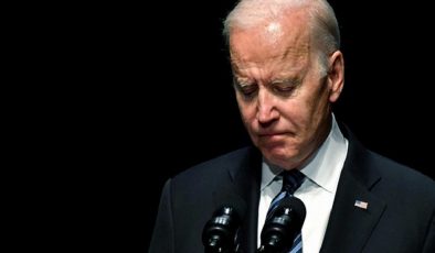 ABD Başkanı Biden izleyicileri şoke etti… Sahnede ölen arkadaşını aradı!