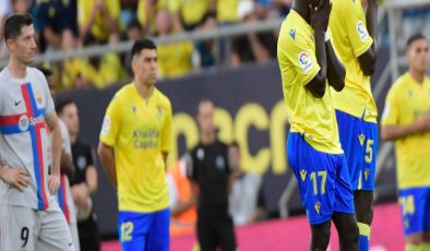 Cadiz – Barcelona maçında üzücü olayi! Futbolcular soyunma odasına gönderildi