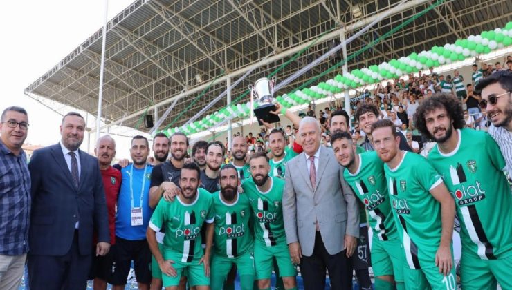 Efeler 09 Spor Futbol Kulübü, kupasını aldı