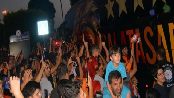 Galatasaray kafilesi, Adana’da coşkuyla karşılandı