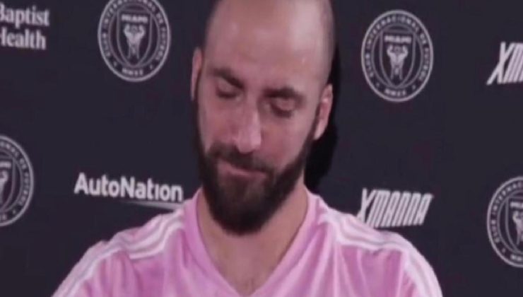 Gonzalo Higuain futbolu bırakacağını gözyaşlarıyla açıkladı