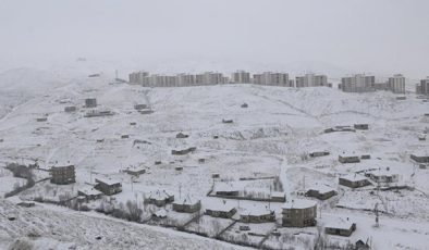 Hakkari kara teslim! 22 yerleşim yerine ulaşılamıyor…