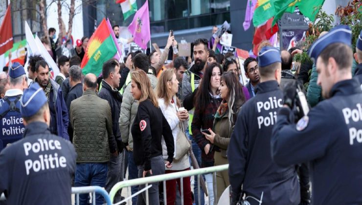 İranlı Mahsa Amini’nin ölümü Brüksel’de protesto edildi