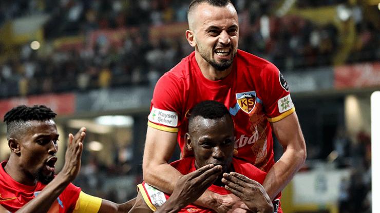 Kayserispor evinde mutlu!