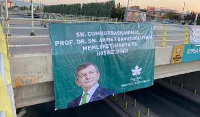 Konya’da ‘Cumhurbaşkanı Ahmet Davutoğlu’ pankartları