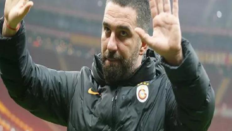 Son dakika! Arda Turan futbolu bıraktığını açıkladı