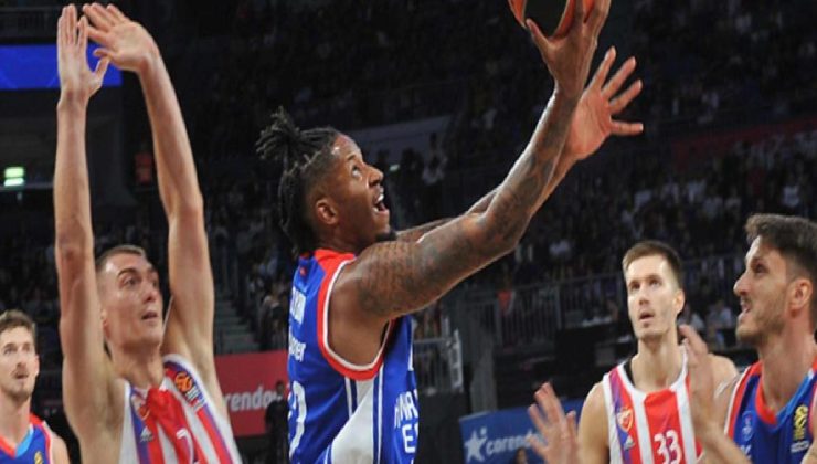 Son şampiyon Anadolu Efes galibiyetle başladı