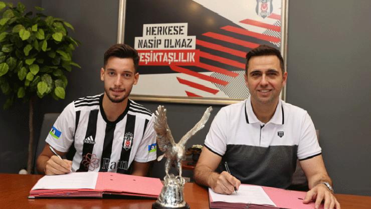 Tayyip Talha Sanuç resmen Beşiktaş formasını giydi!