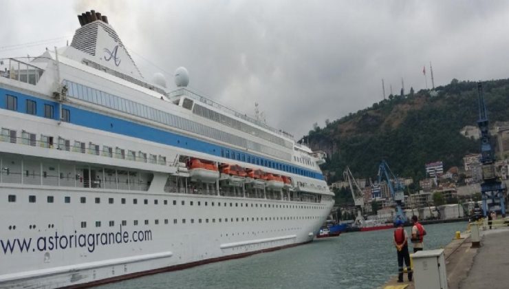 Trabzon Limanı beş yılın ardından bir kruvaziyer gemisini ağırladı