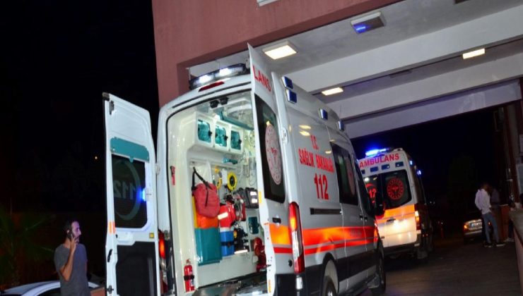 Ambulans yaşlı kadına çarptı