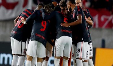 Atletico Paranaense uzatmalarda yarı final biletini aldı