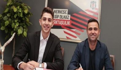 Beşiktaş Demir Ege Tıknaz ile profesyonel sözleşme imzaladı