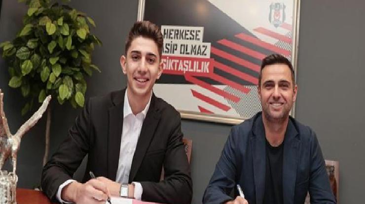 Beşiktaş Demir Ege Tıknaz ile profesyonel sözleşme imzaladı