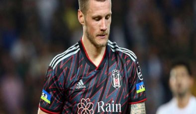 Beşiktaş’ın golcüsü Weghorst: Özür dilemek için taraftara gittim