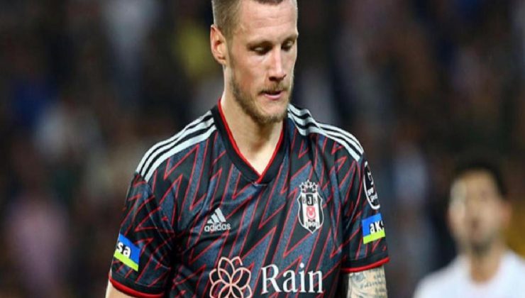 Beşiktaş’ın golcüsü Weghorst: Özür dilemek için taraftara gittim