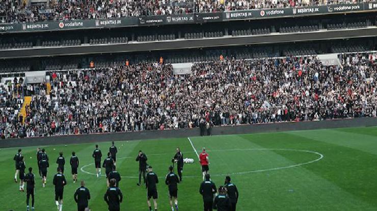 Beşiktaş’tan taraftara açık antrenman