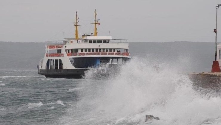 Bozcaada’ya bazı feribot seferleri iptal edildi