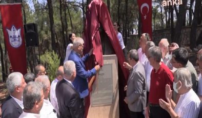 CHP’li Konak Belediyesi heykel açılışı yaptı