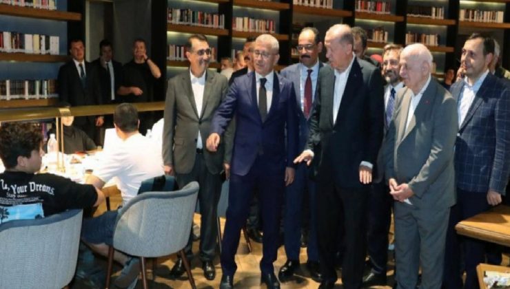 Cumhurbaşkanı Erdoğan, Nevmekan Sahil’de öğrencilerle sohbet etti