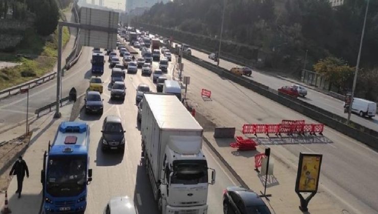 E-5 Kozyatağı-Maltepe yönünde yol çalışması