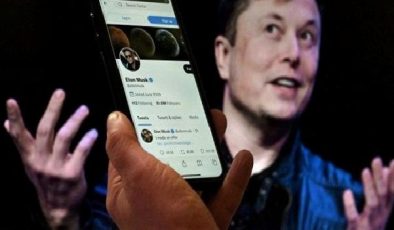 Elon Musk Twitter’ı satın aldığını açıkladı