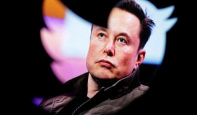 Elon Musk Twitter’ın yönetim kurulunu feshetti