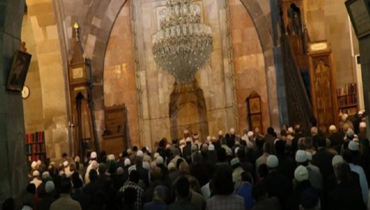 Fatiha Suresi nasıl okunur? Fatiha Suresi’nin Türkçe ve Arapça okunuşu…