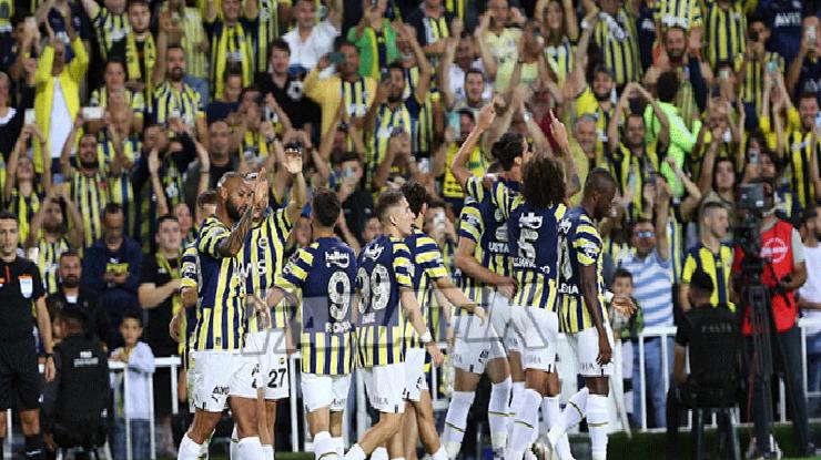 Fenerbahçe, 12. adamını arkasına alarak Alanyaspor’u yıktı