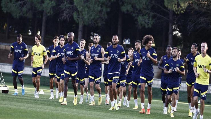 Fenerbahçe sahaya iniyor