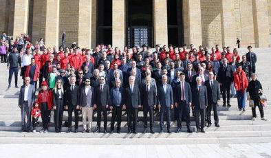 Gençlerbirliği, Anıtkabir’i ziyaret etti