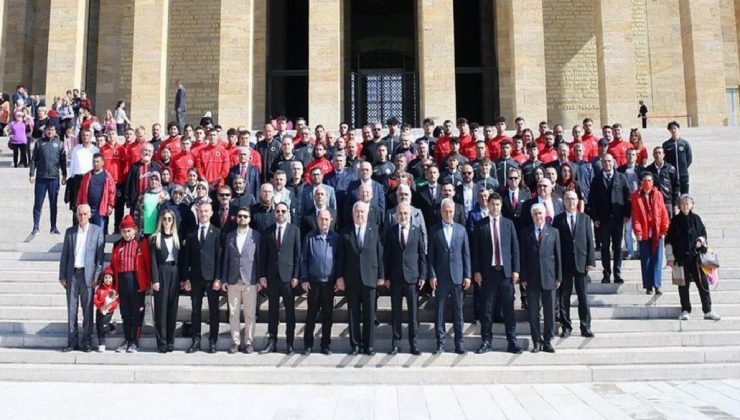 Gençlerbirliği, Anıtkabir’i ziyaret etti