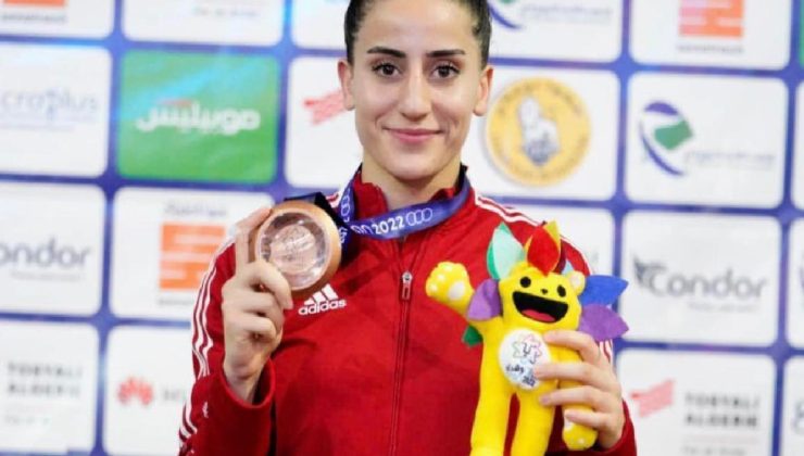 Gizem Özer, Dünya Üniversiteler Boks Şampiyonası’nda yarı finalde