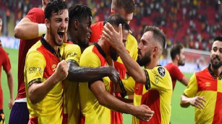 Göztepe evinde ilk 3 puanını aldı